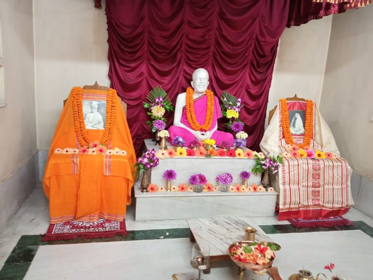 Special-Puja-in-memory-of-Srimat-Swami-Vagishanandaji-Maharaj-2